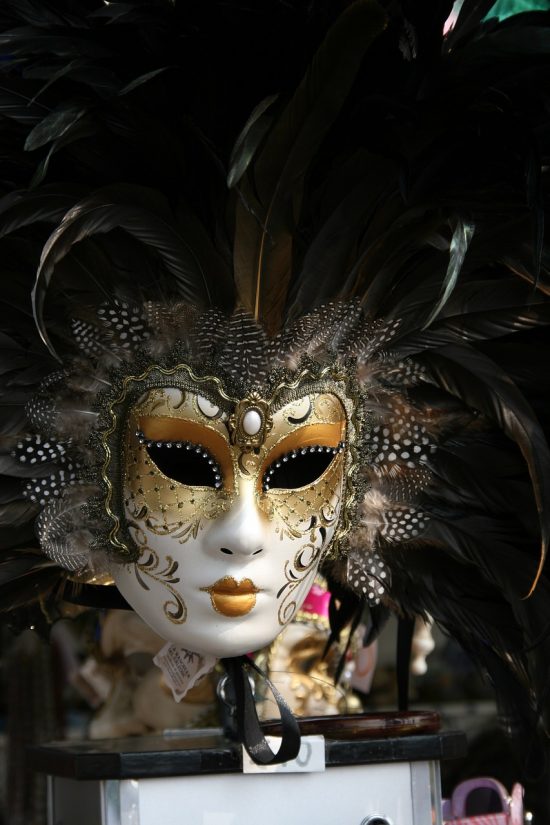 Beautiful Venetian Masks and Costumes for Carnevale on La Bella Vita ...